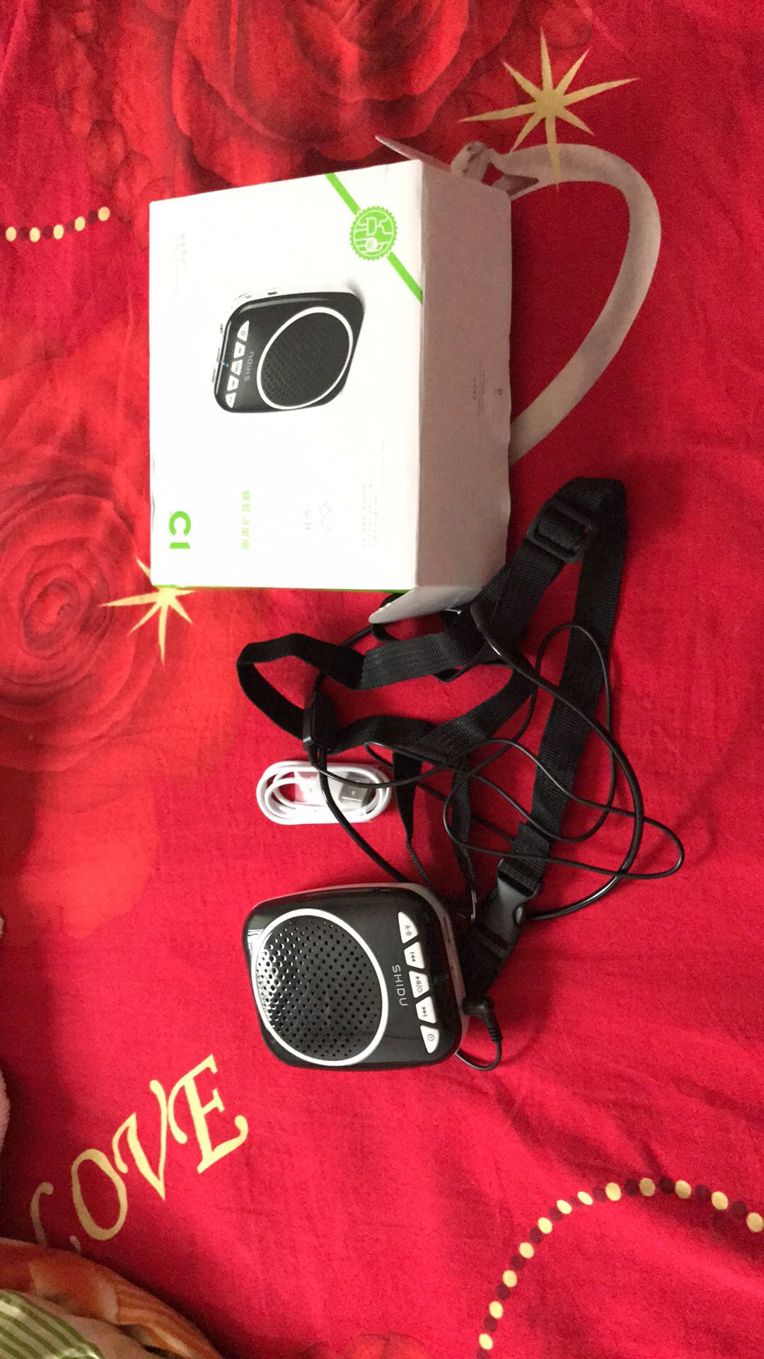 送货速度很快,态度也很好,产品质量也很好,音质清晰