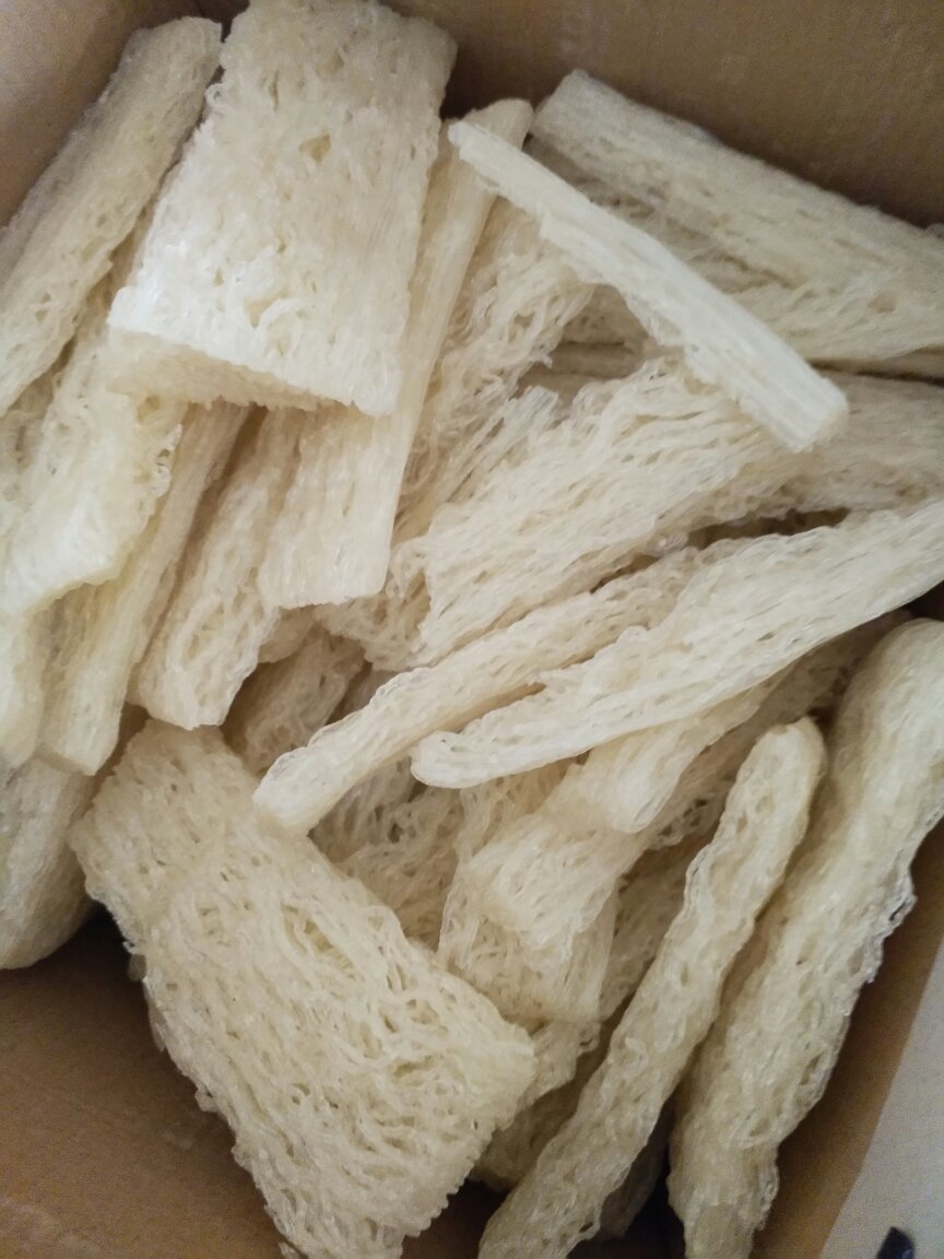 里面的东西摆放没规则,包装又太差,导致碎得太严重。可认说这次拍得最失误,以后不会再买了。