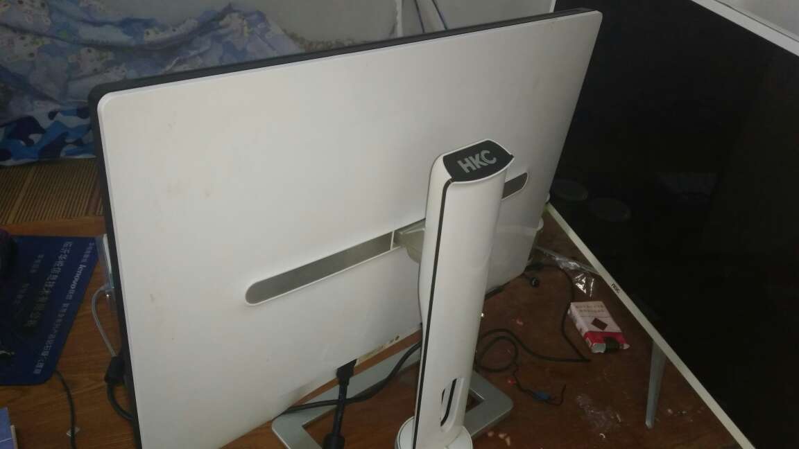 不错 dp线很合适 插上就亮 线很粗 质感不错非常满意!