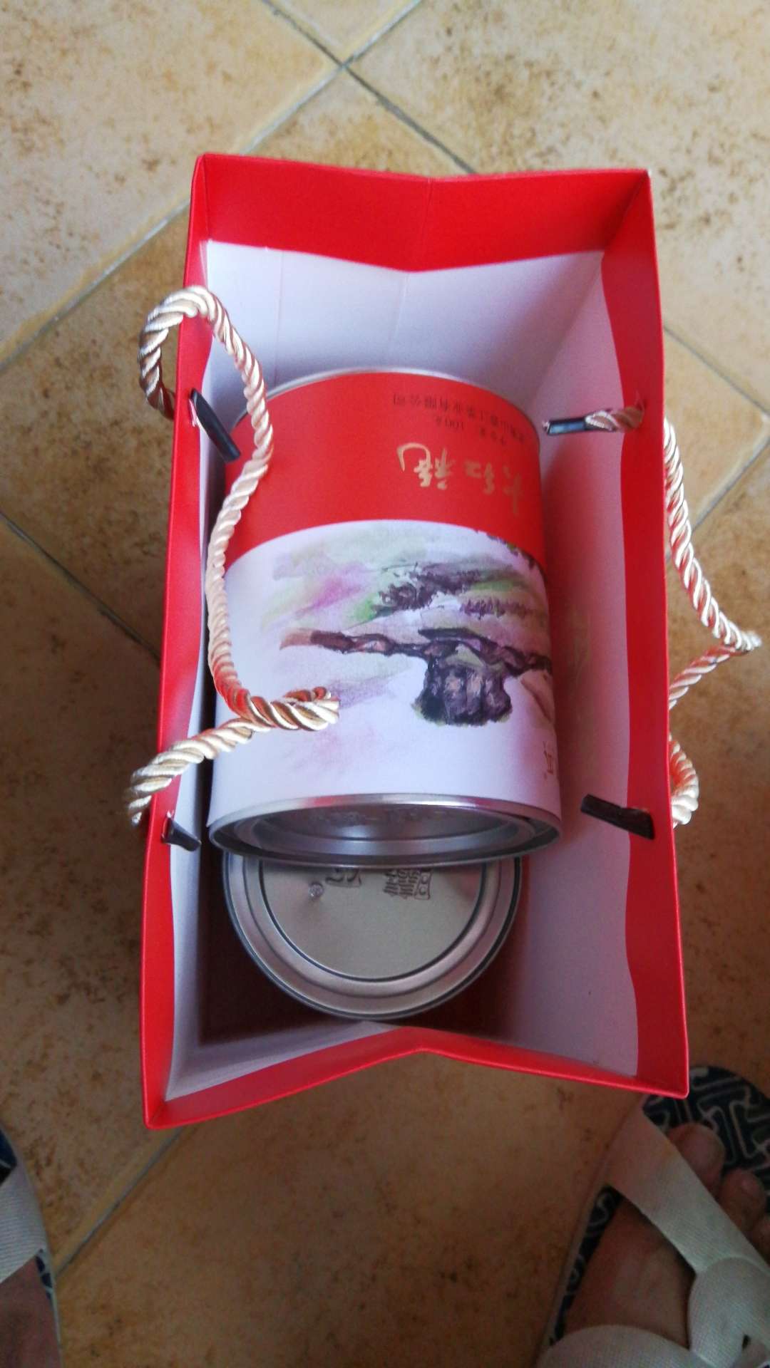 物流太慢,物流服务不好,茶叶的质量不好,质量有问题。