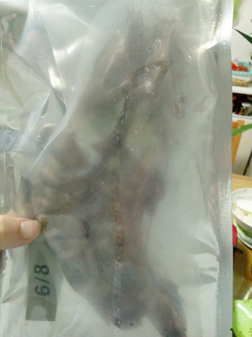 震惊,好大的虾,肉质也不错,不像阿根廷红虾那么柴。