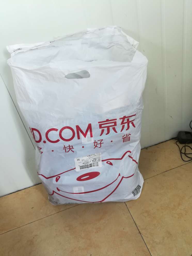 厚实,质量看起来挺好的,有时间可以去浪了