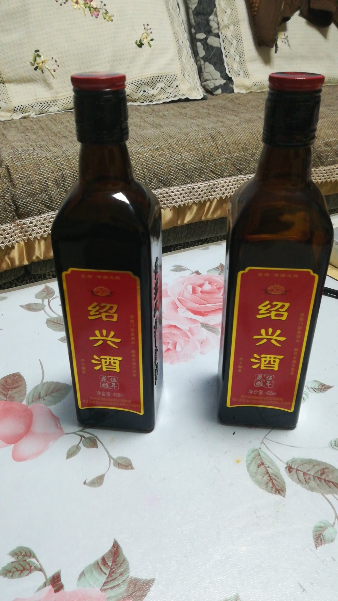 第一次买绍兴酒,还没有喝,应该不错的,毕竟是中华老字号,快递很给力,晚间下单,第二天就到了!