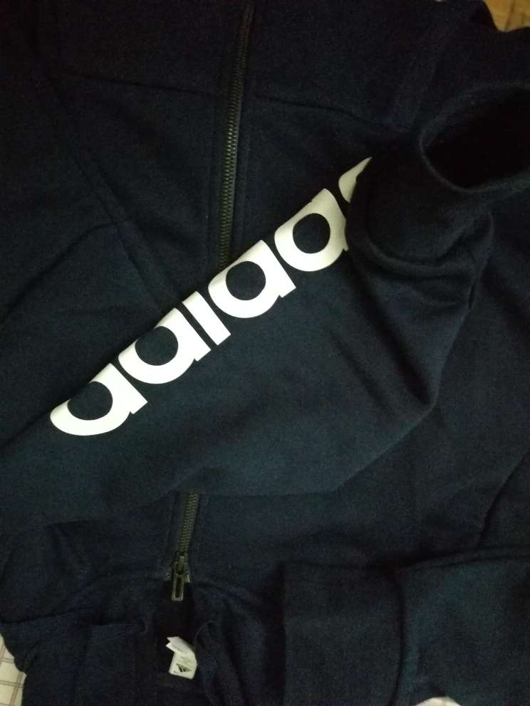 衣服真的很不错,参加活动买的,这天穿真的很好,很舒服!