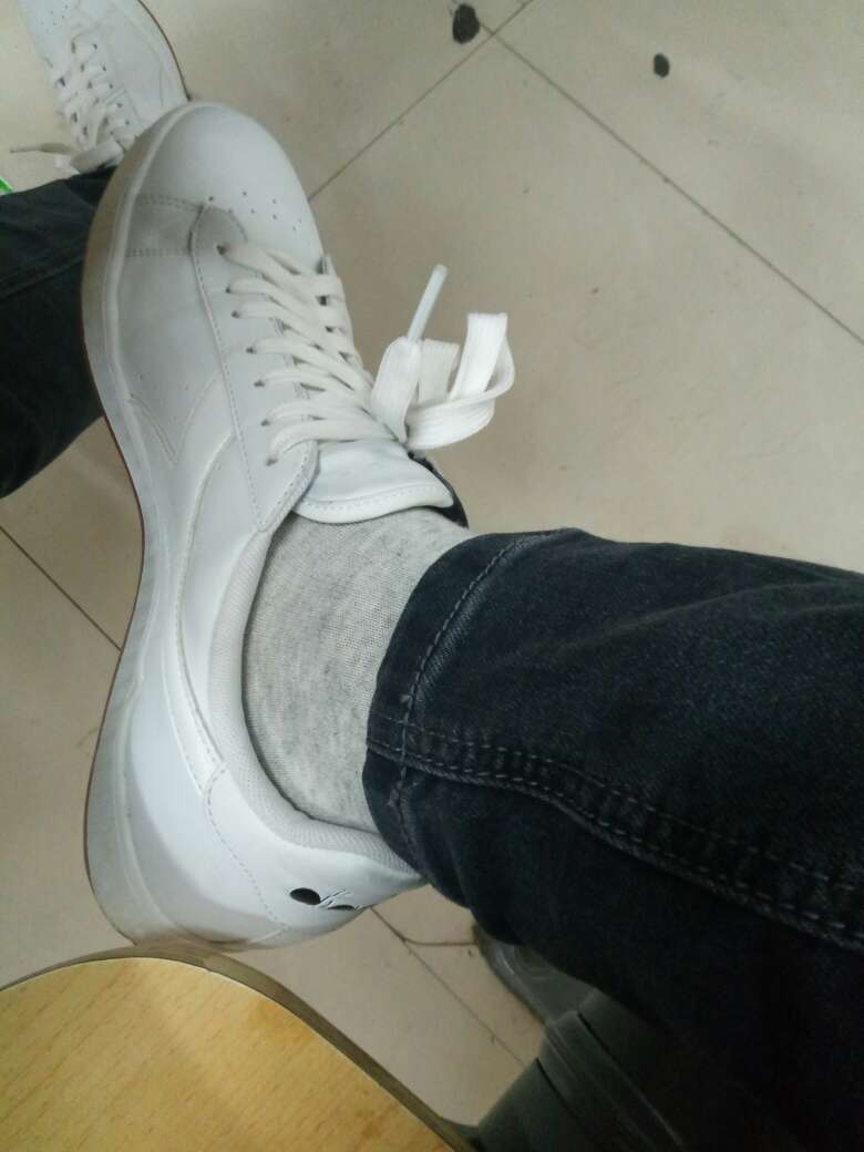 这款鞋非常容易搭配衣服,上档次
