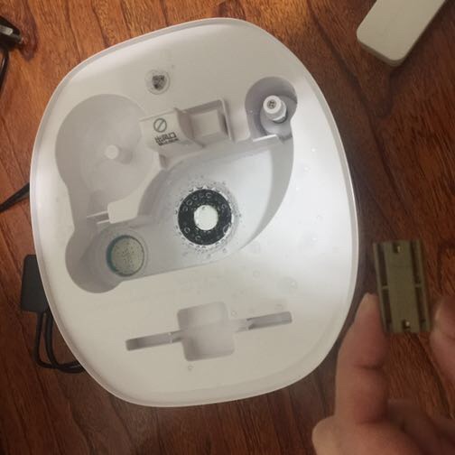 评价是给客服的,超级差,银离子没地儿放,问客户三天没人搭理,加湿器一般般,有嗡嗡的声音,功能一般。