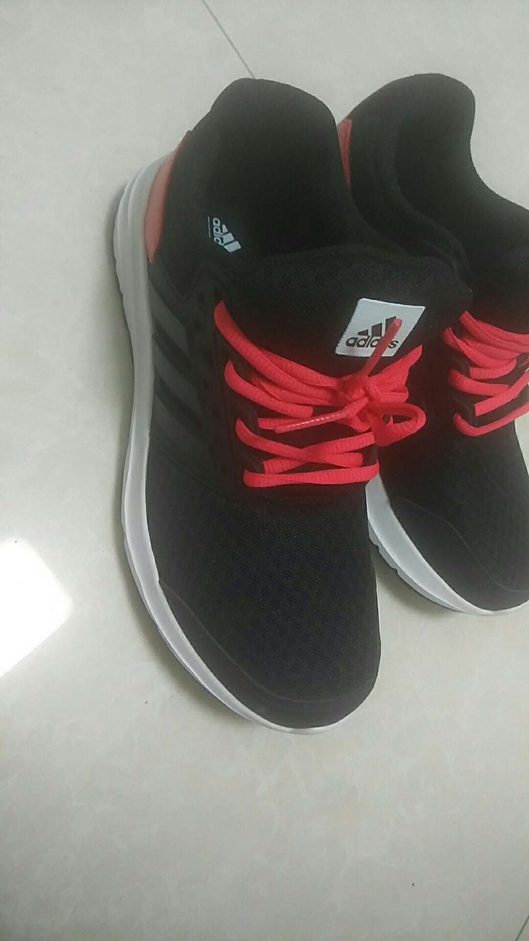 好看,穿起来合适,也很舒服,很满意很满意