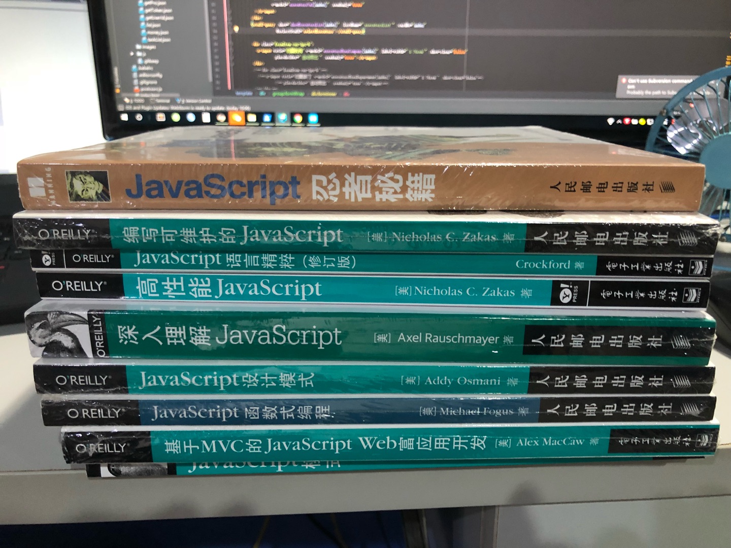 做活动买的,书都很薄,看上去不会容易疲倦。这么多书,可以看很久了。希望可以通过看书牢牢掌握JavaScript.