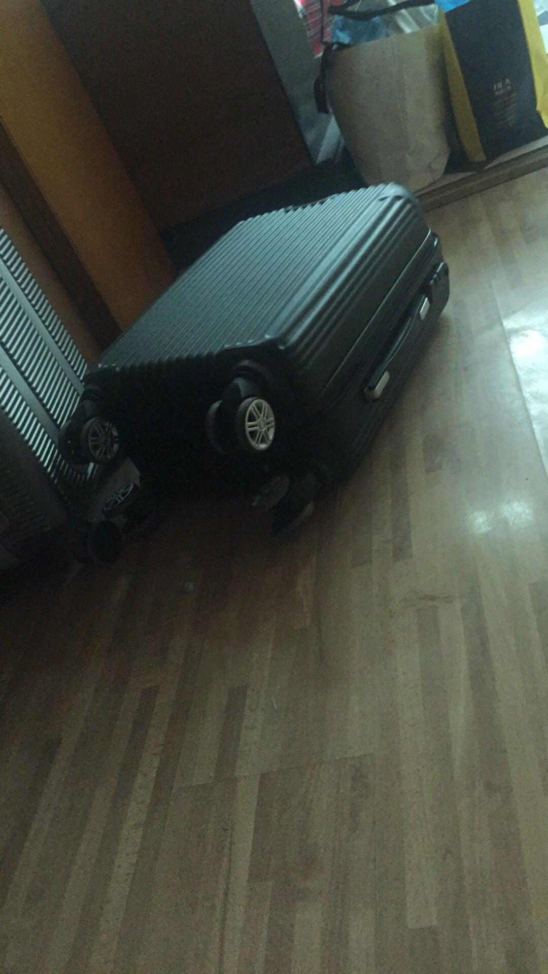 给力??价位低不说,主要质量还好,性价比超高,大赞