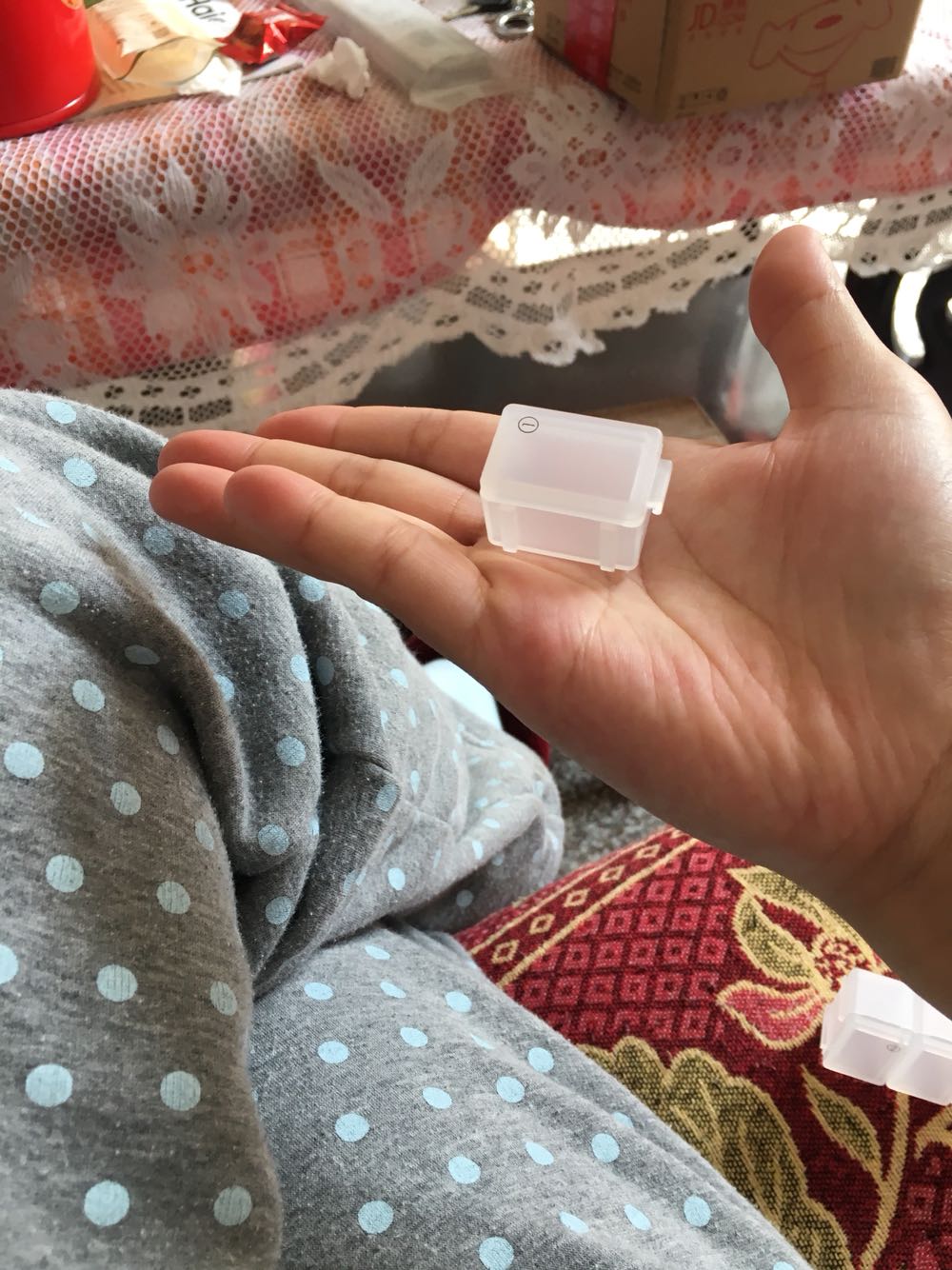 昨天拍的今天就到了。就是太小太小了……太贵。不值这个价钱