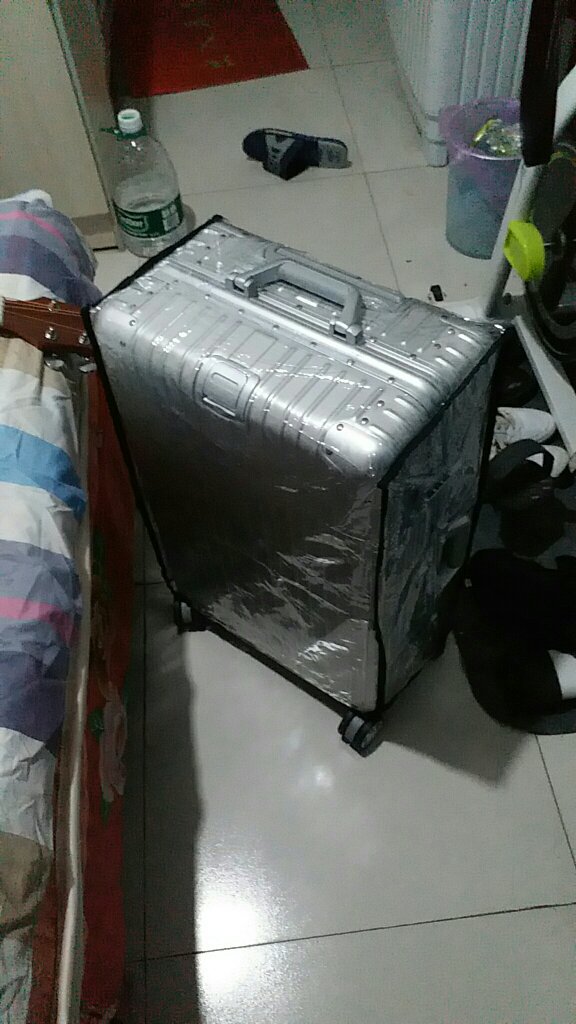 小商场没有全镁铝的,去大商场问了,全镁铝合金的,3000打底儿。。。还是回来买。性价比果然高。而且很精致。