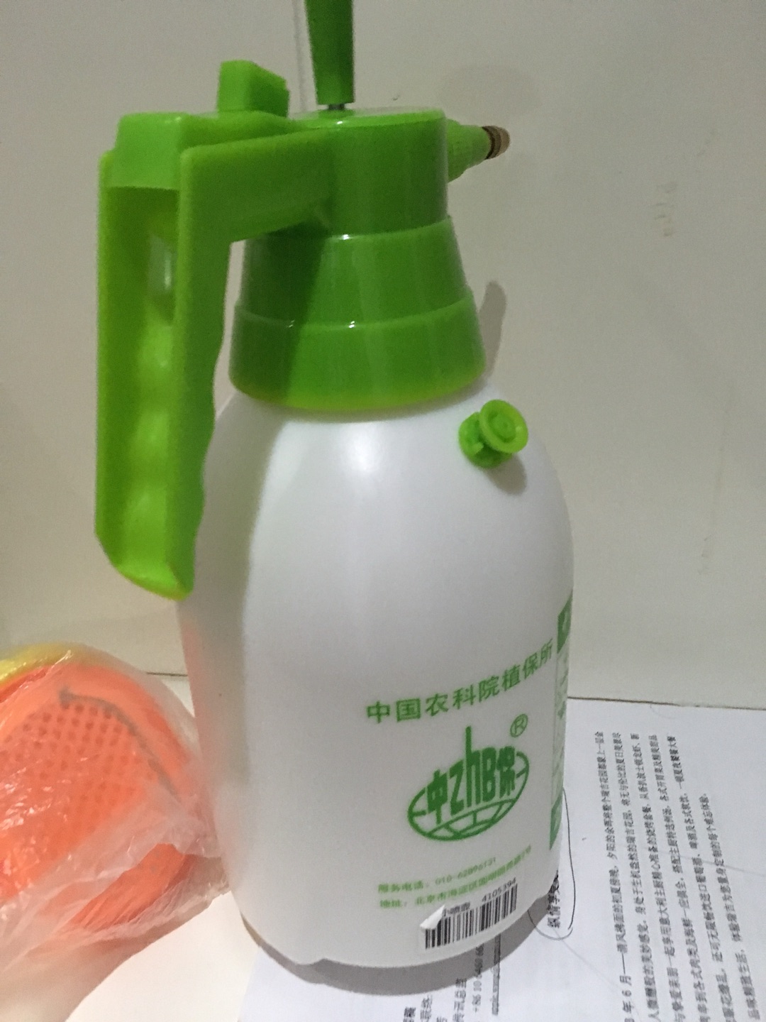 买了好多东西,发现这个喷水壶的话价格还可以接受,就凑点凑了一个,先试用一下,如果好的话推荐给大家。