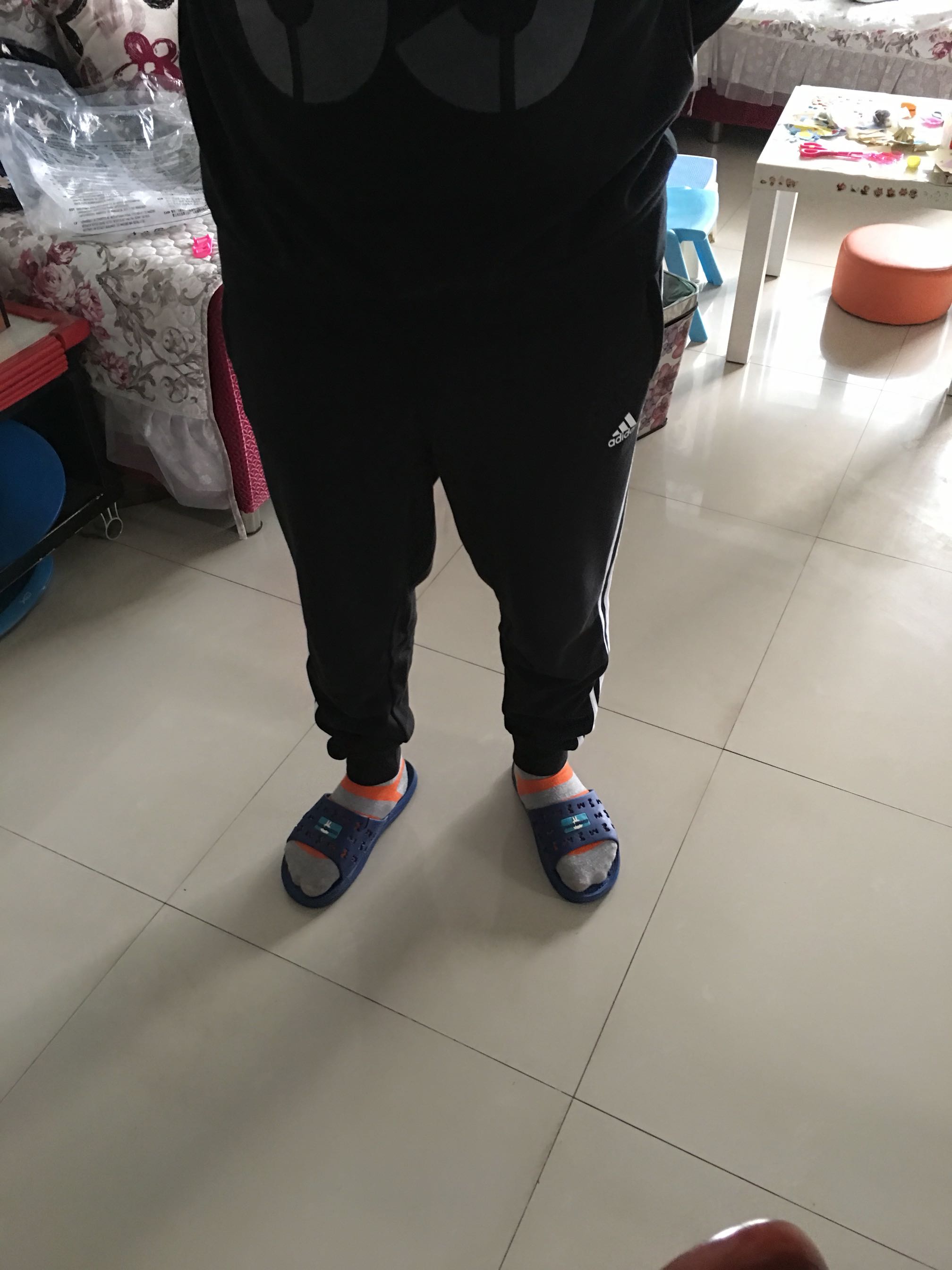 裤子很好,是正品,比店里便宜!划算、希望越来也好