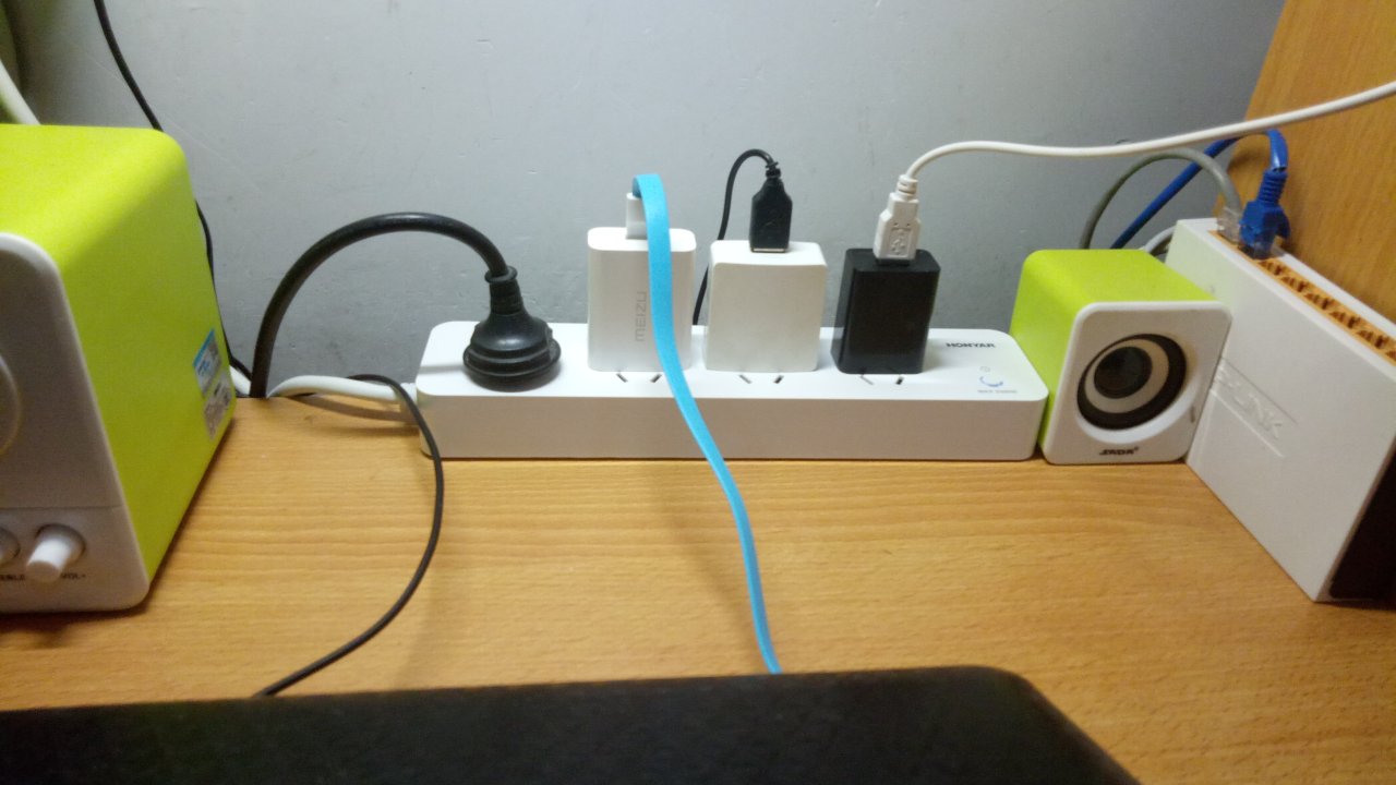 用着线充电感觉快多了,不过好像有点短。。,