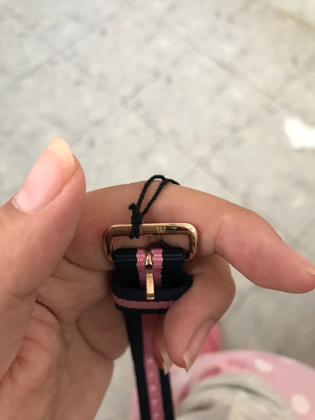 很明显的瑕疵,懒得换了。