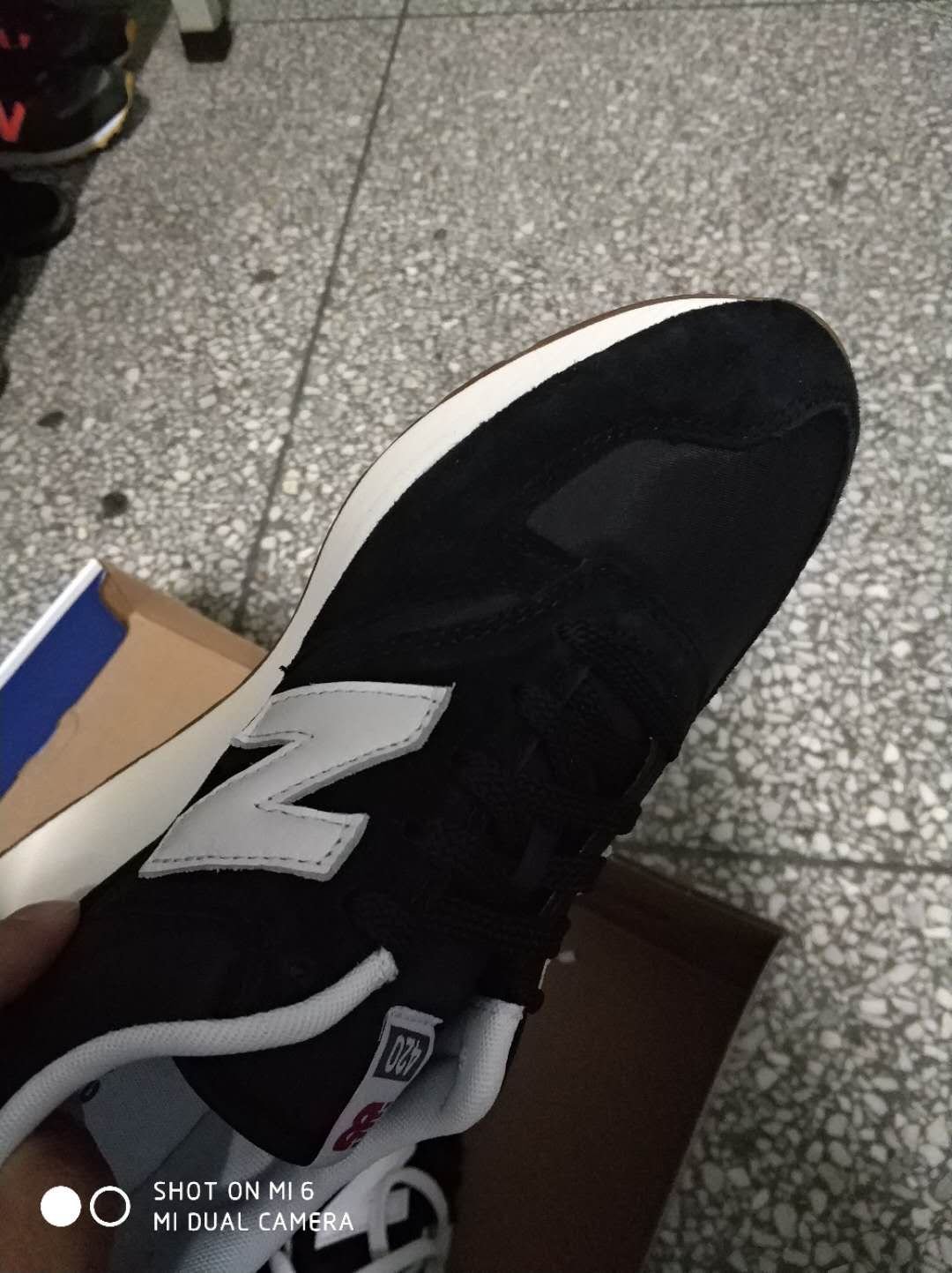 很好,给儿子的,很轻便舒服的鞋子。