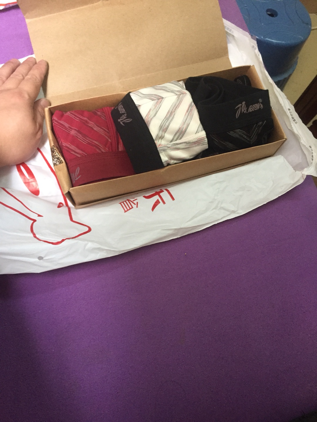 颜色没有什么色差,只要穿着舒服就行了。