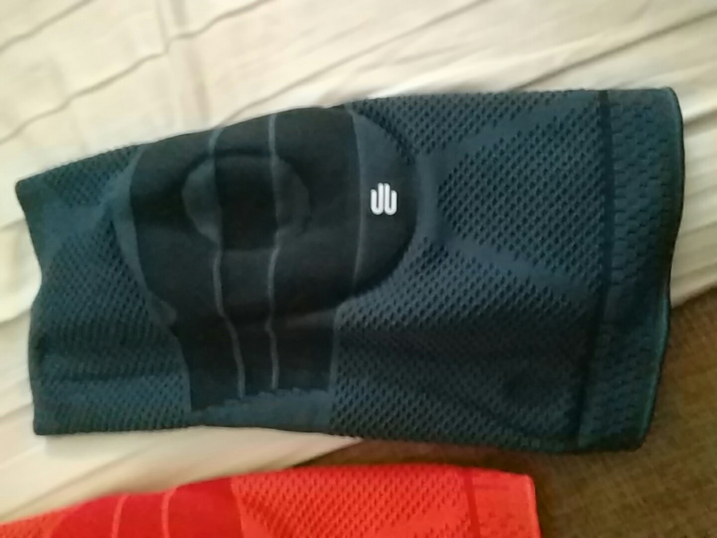 正品保而防护膝,穿戴效果非常棒,除了运动时使用,日常佩戴也很舒服。