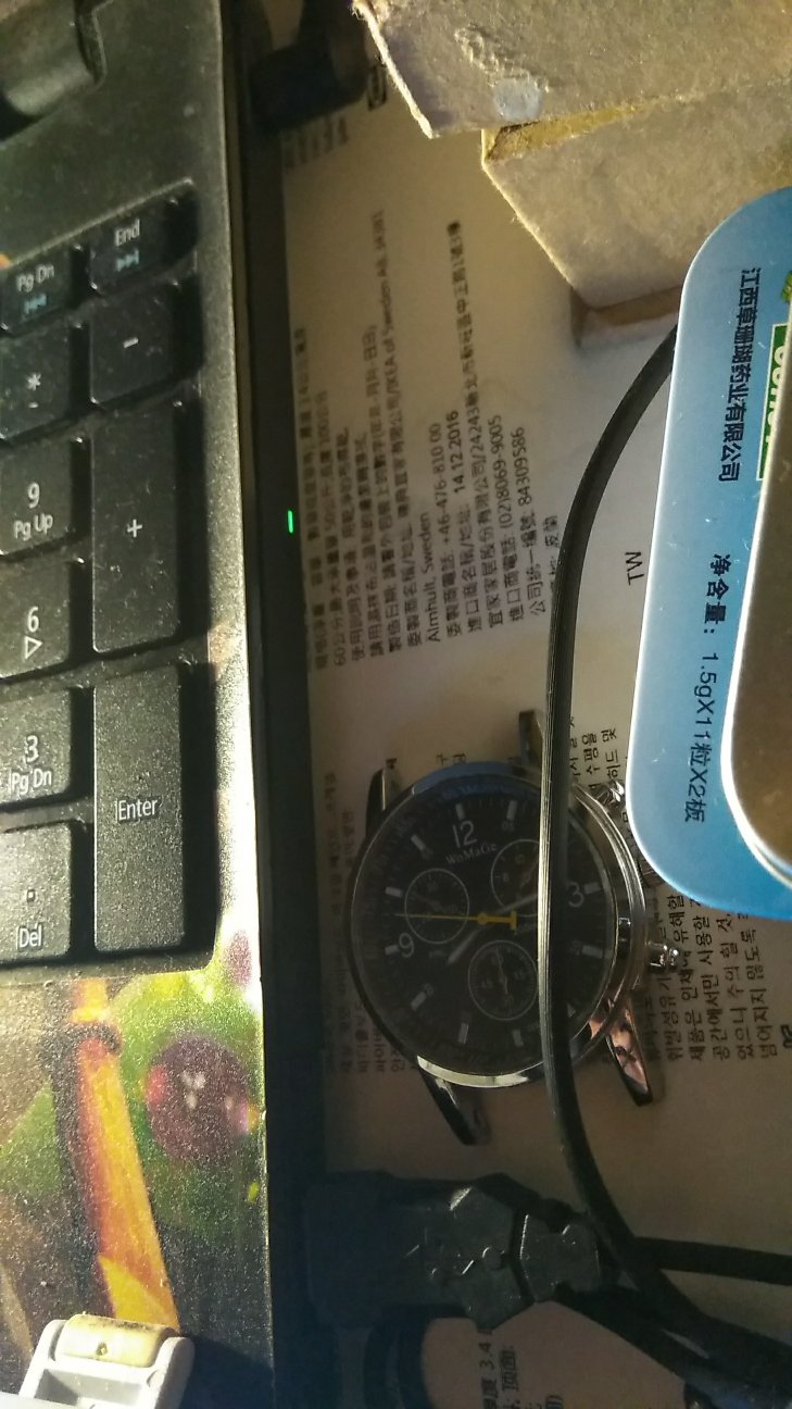 安装以后很合适,大小正好匹配,接口的处理很好,电脑不再像以前那样,空出来一大块了。