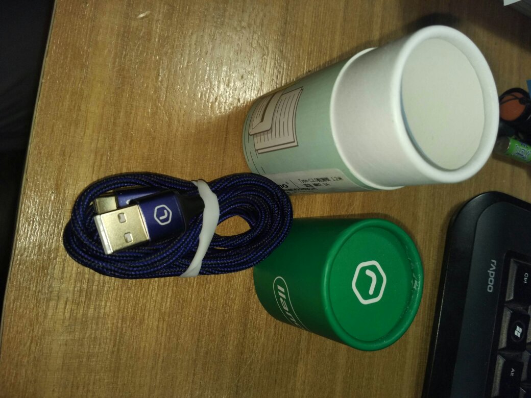 送货快,包装精美,价格不便宜,线的做工还不错。永久了再来追价。