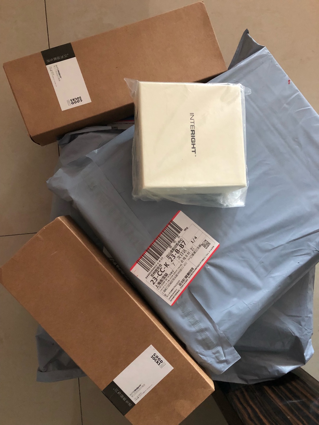 虽然是凑单才买的,收到了完全物超所值!强烈要求多出几款这个牌子的低价位的产品,凑单也可选择,那更厉害了!