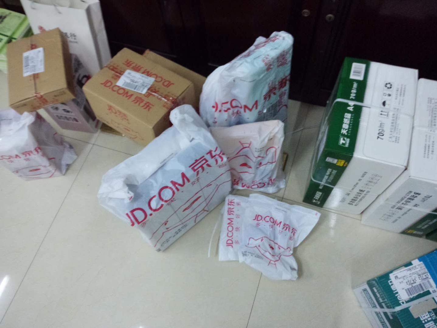 货物很不错 送货速度快 小哥服务态度好