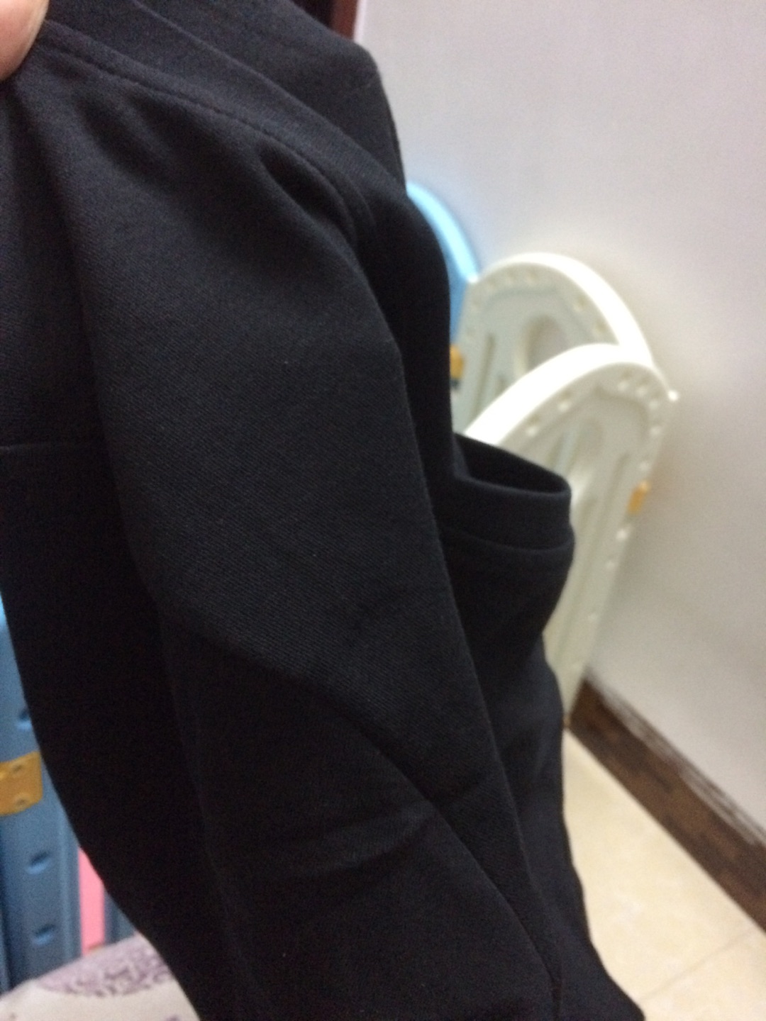 非常满意,实物与宣传图片基本上一样。