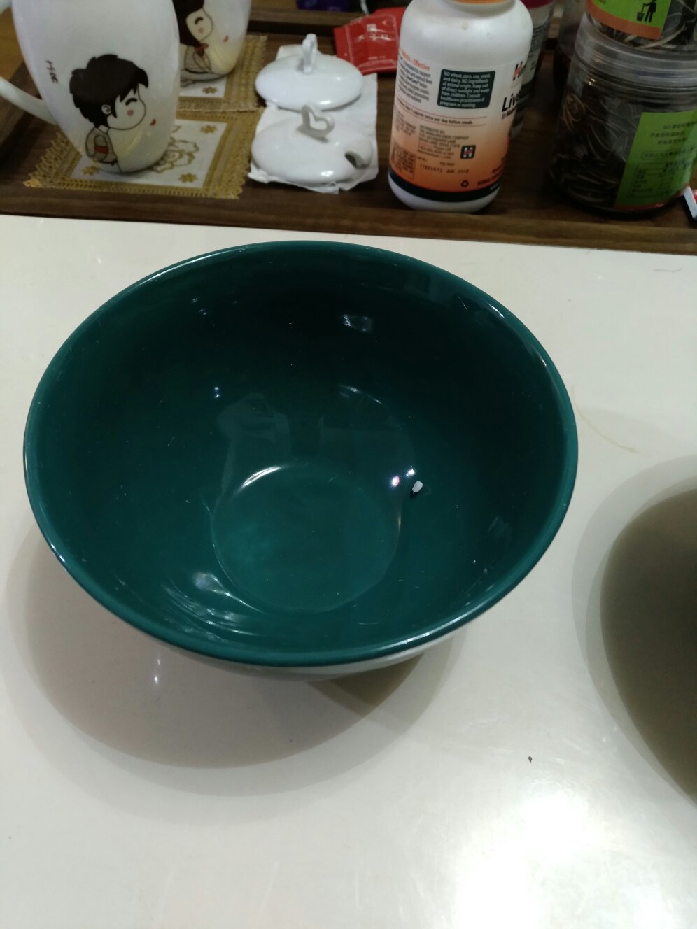 很漂亮的碗,很沉,碗也深。非常喜欢