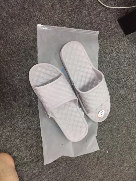 比较轻,穿着很舒服,物流速度很快,信赖商城的产品和服务