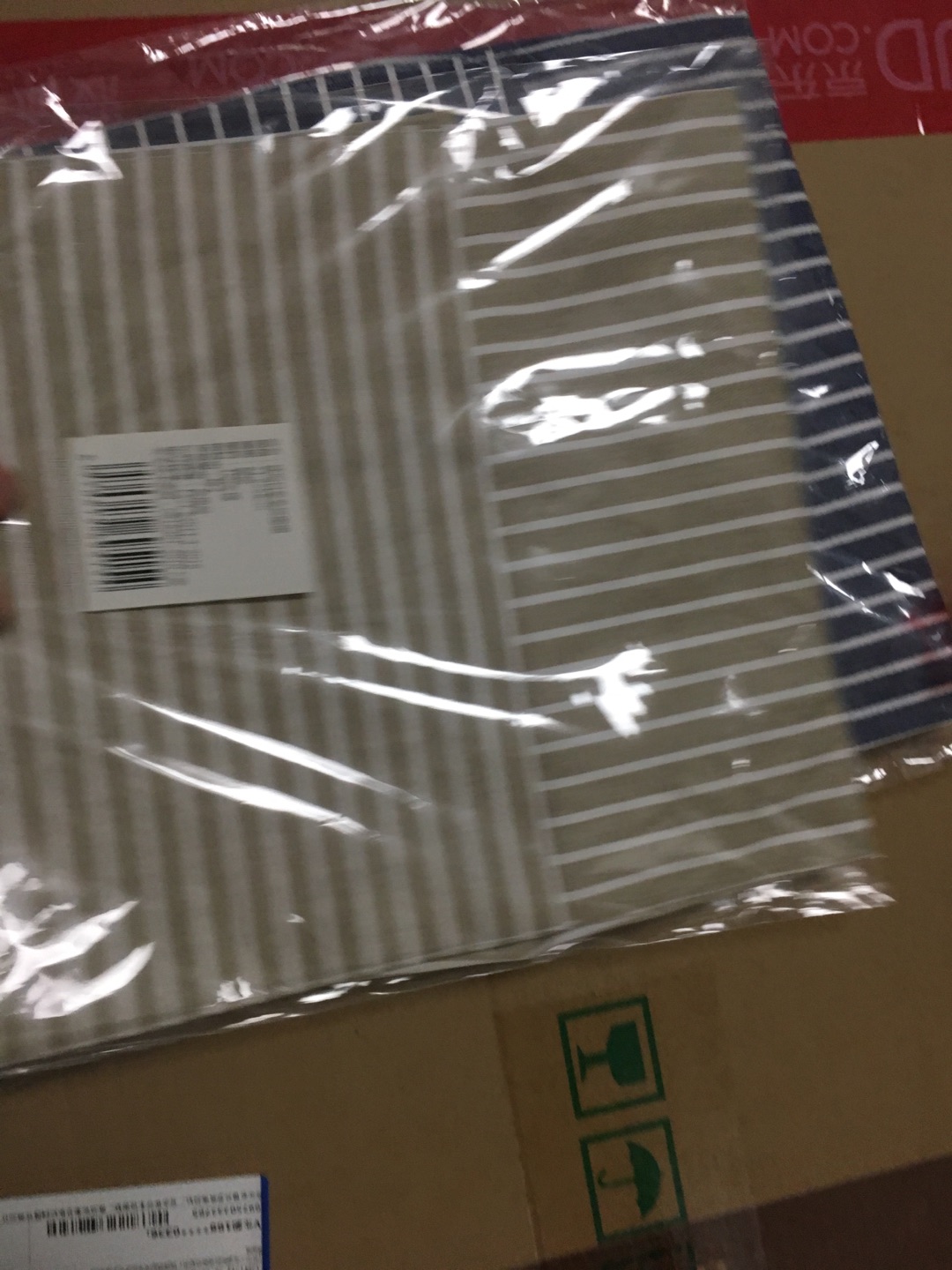 不错好看质地很好,性价比高。