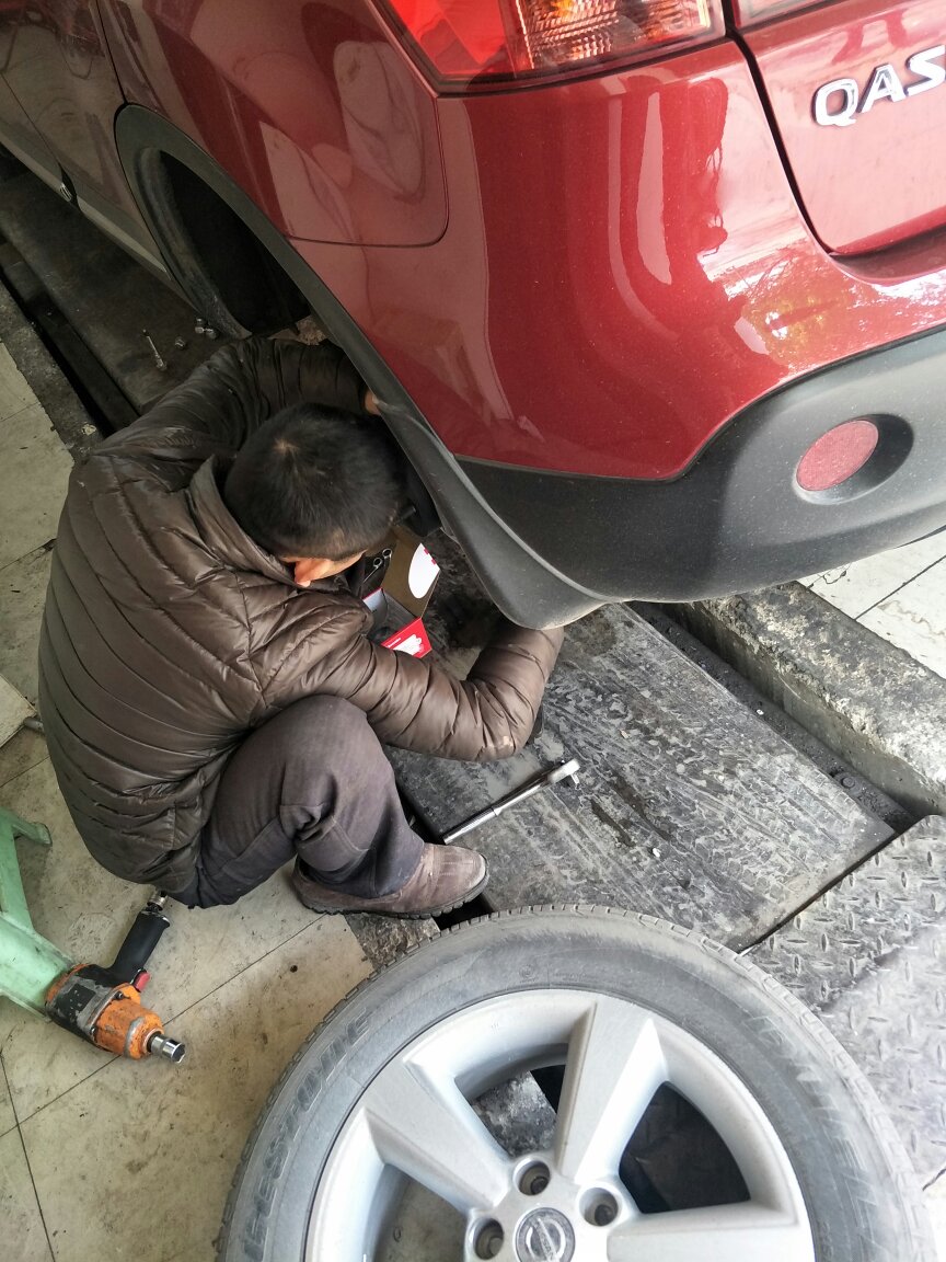 昨天下午刚装上去,跑几天在说。
