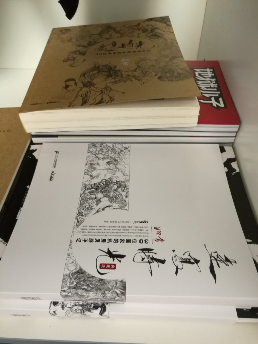双十一活动超给力,疯狂收漫画,一口气买了将近40本。不过有的系列不全,希望能补上。漫威早期经典漫画,大神绘制,超级英雄大合集。回去满满欣赏。
