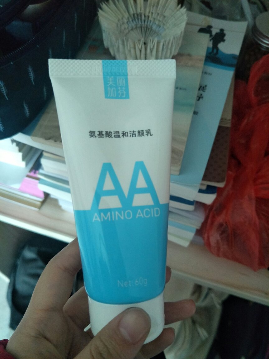 感觉还不错哦 就是量太少了 皮肤用起来滑滑的