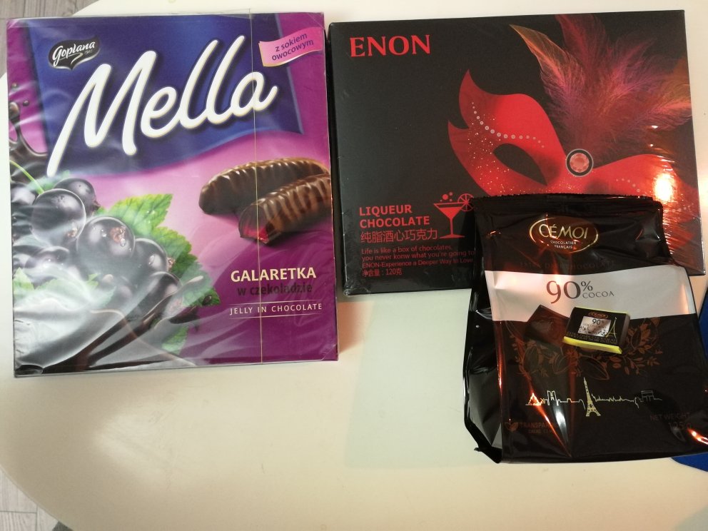 半价啊半价啊,买来送朋友的。晚上下单第二天上午就到