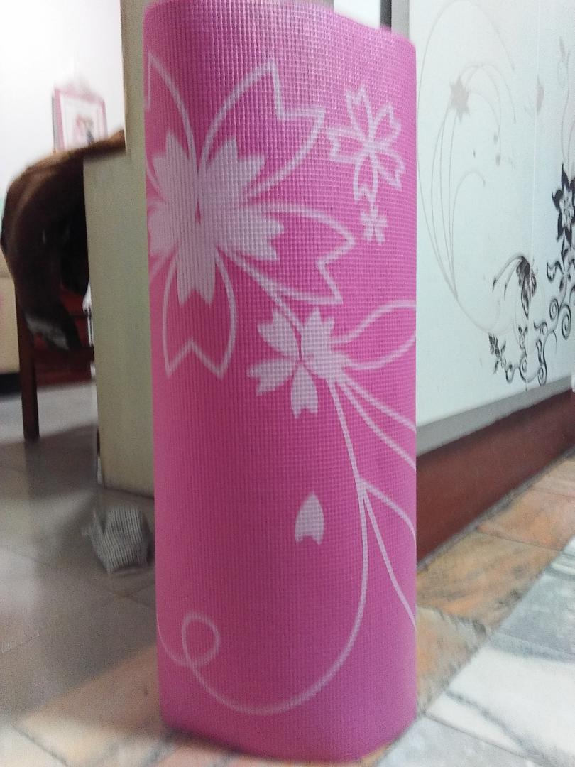 颜色很正,花纹很好,味道也不大。