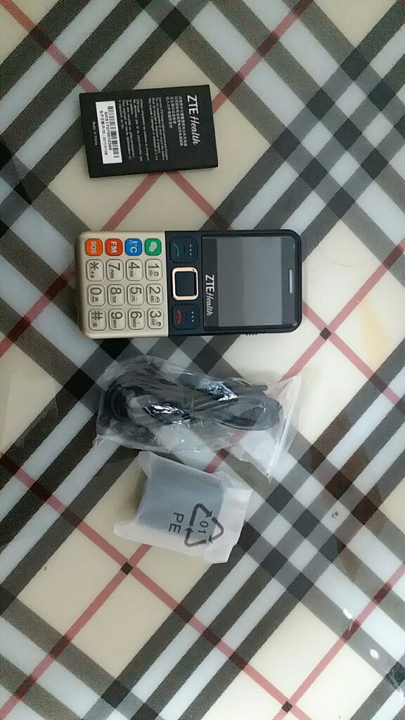 11号下单,12号到,物流真?,给老人买的,安上电池检查一下,开机正常,声音挺大,其它等老人使用后再说,目前为止还不错,不过就是手机太轻了,有点玩具的感觉。