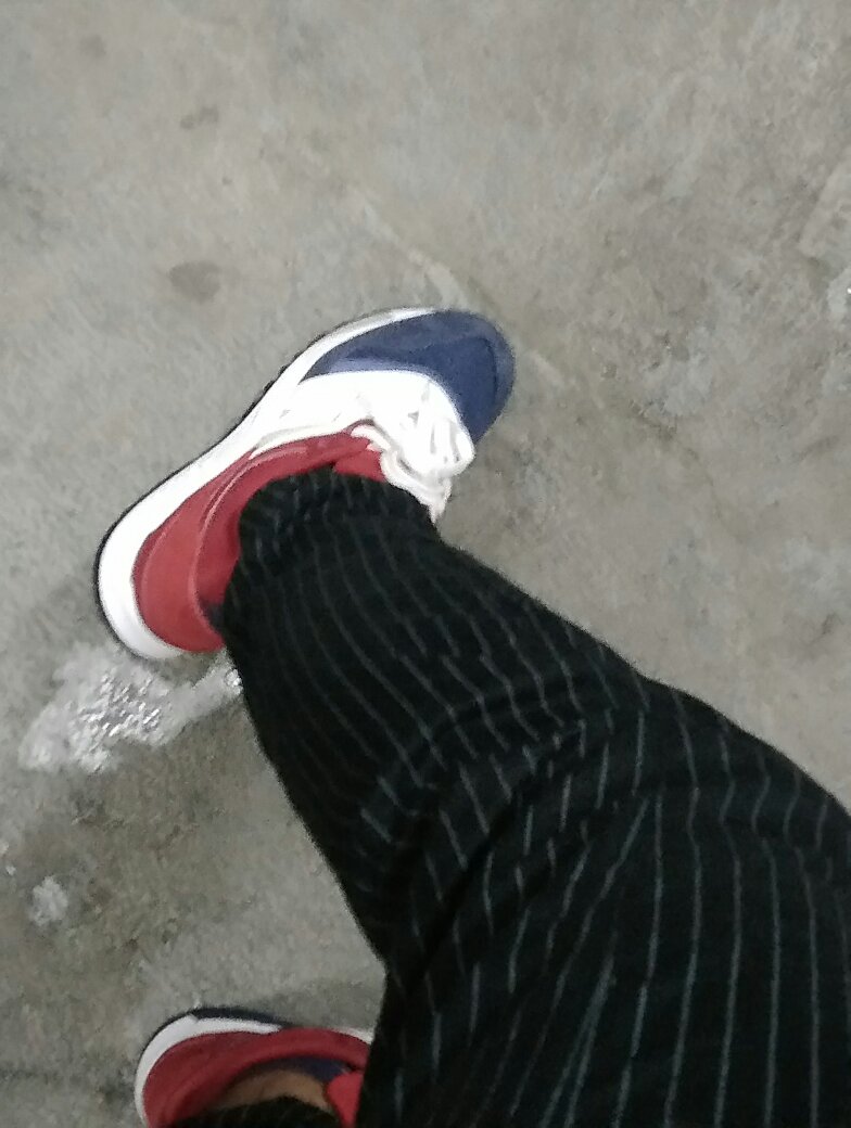 40刚刚好,穿着舒服,就不知道是真还是假还没有扫描确认