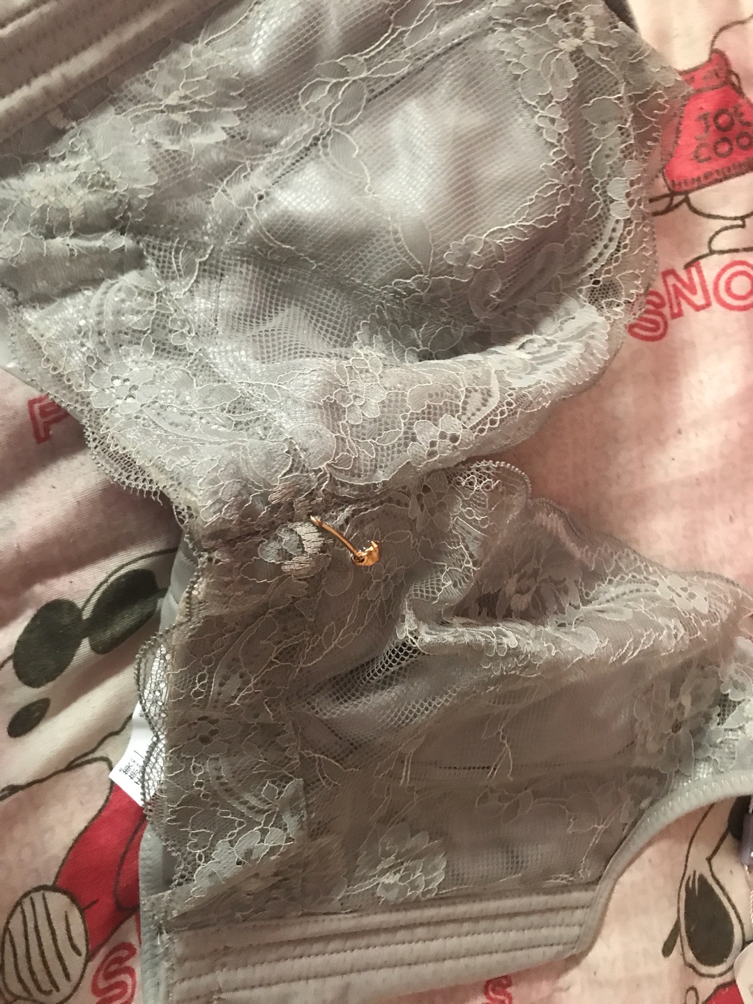 胸大美美的福音,薄薄的舒服,以后就一直买千奈美的内衣了,很适合胸大的女人,好看漂亮,很不错,喜欢