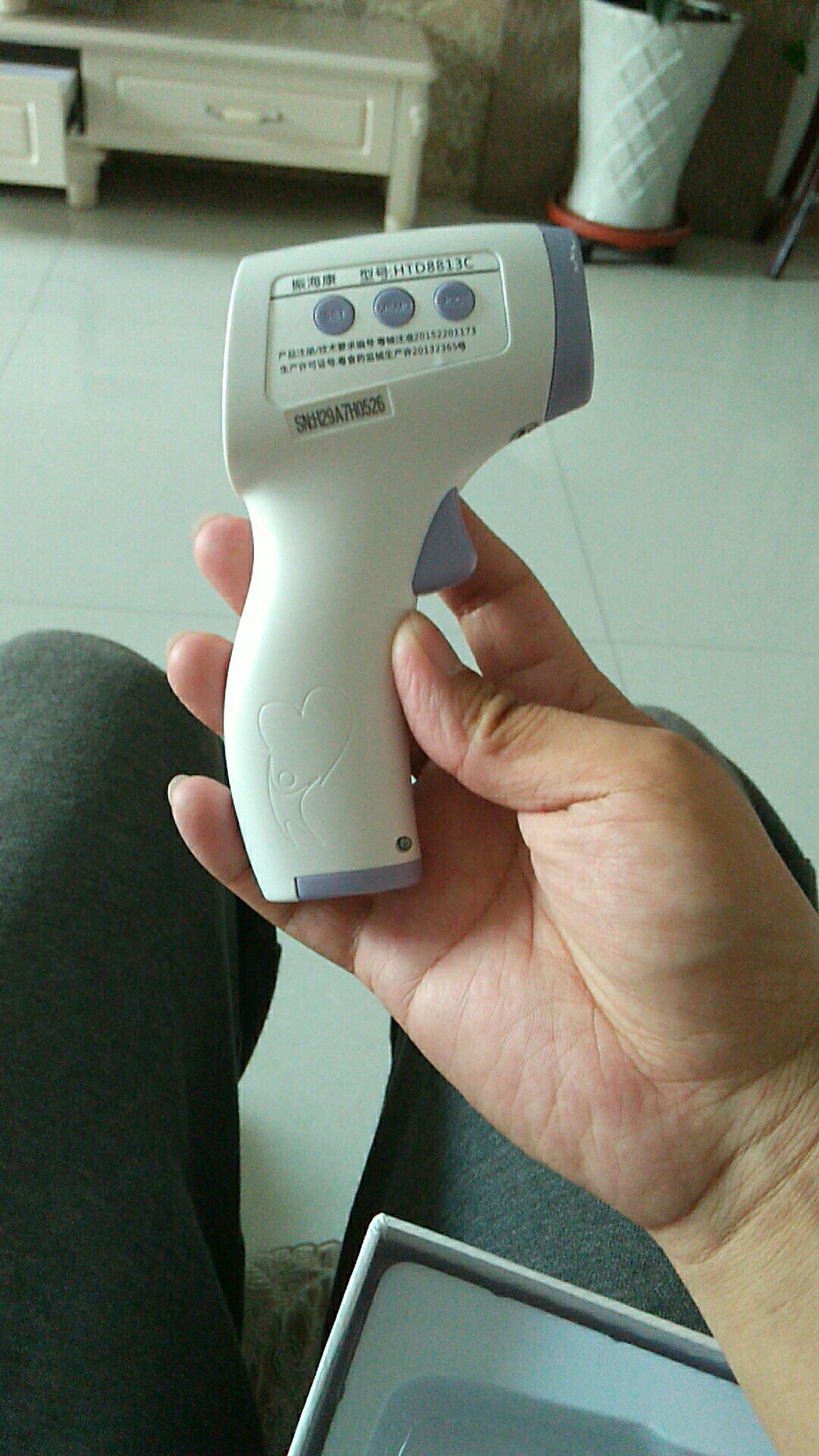 之前的体温计坏掉了,所以在网上买了这个,感觉挺好用,而且价格非常合适