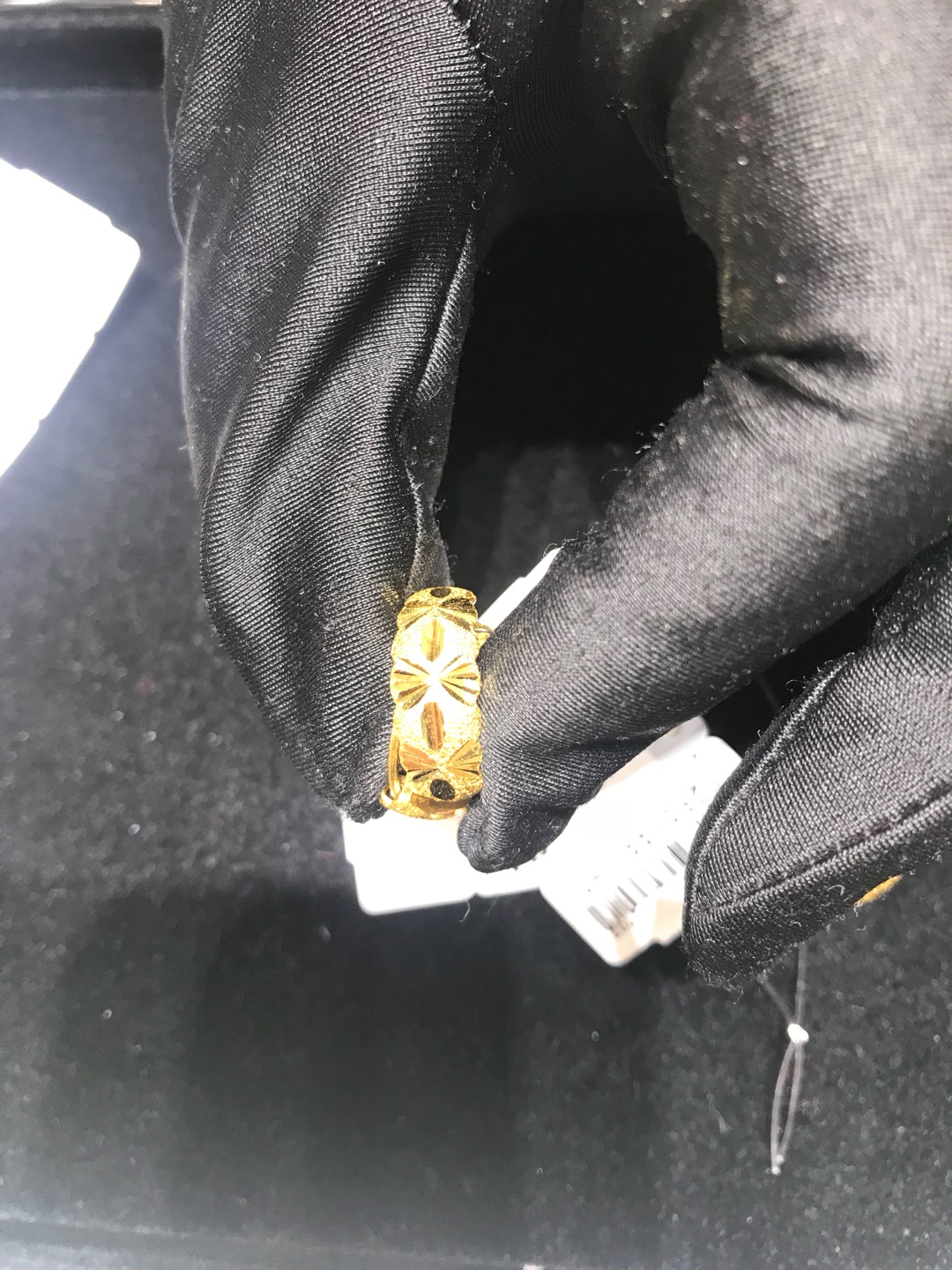 很漂亮,非常闪,妈妈带非常合适。