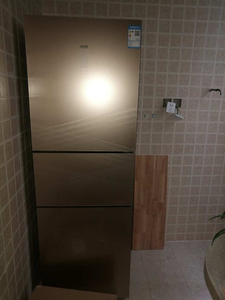 二十三号下的单,今天下午到位,非常感谢送货师傅帮忙到位并拆包装好,物流不用多说,美菱老品牌值得信赖,期待使用再发表,*洋到位。