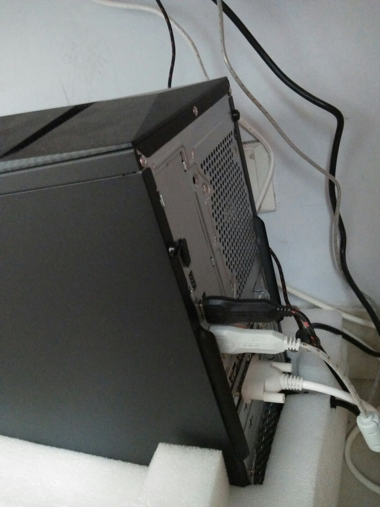 价格挺贵,不能直接连WLAN,没有办公软件。