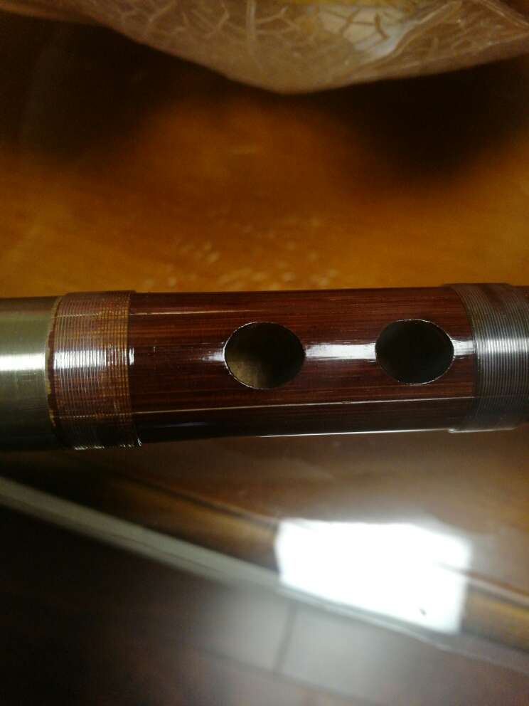 才买了几天就多处开裂,这质量也太太太差了!卖家竟然不承认东西有问题,还让联系!?