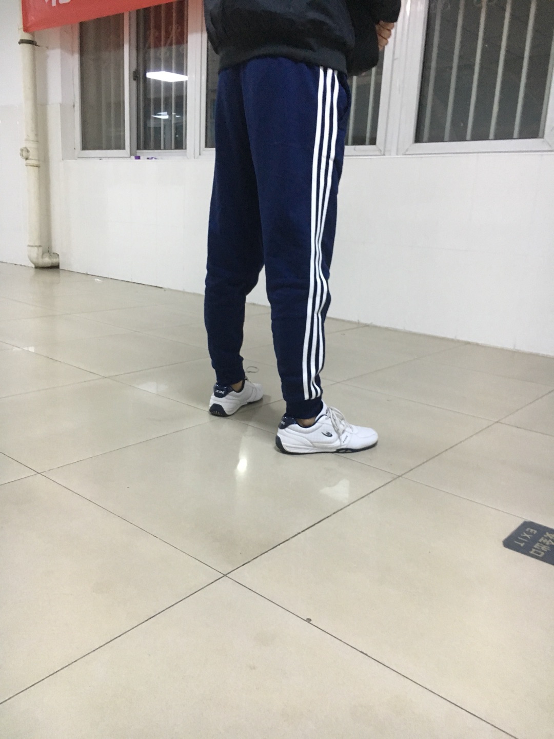 商品和特别满意、版型不错、下次还会再来的!