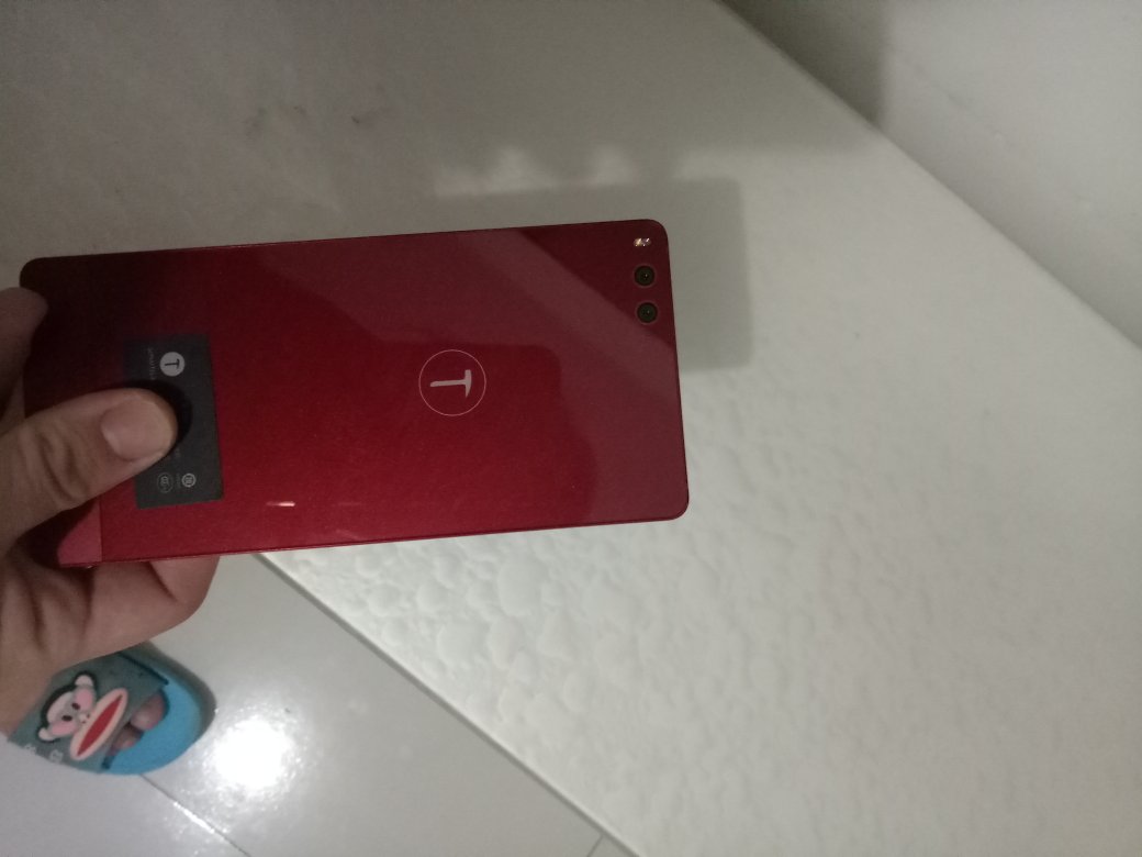 用了两天才来评价,好看.好用的没法说啊!手机就是好!速度很快,太喜欢啦!