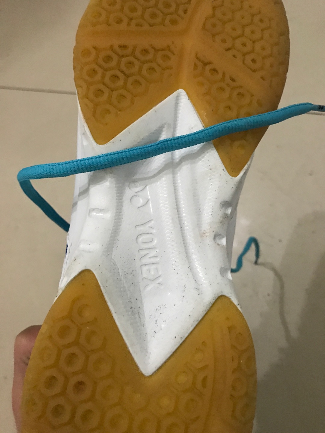 不错是正品,双十一抢到好价格,YY的低端货不要要求太高,还算不错的