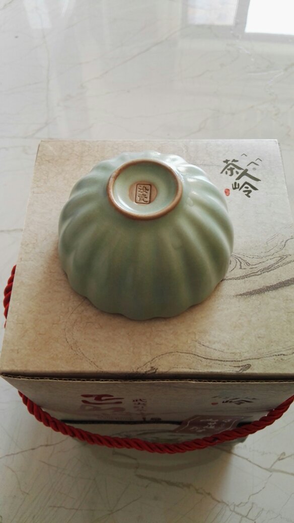 茶叶很不错,送的杯子质量也很好。