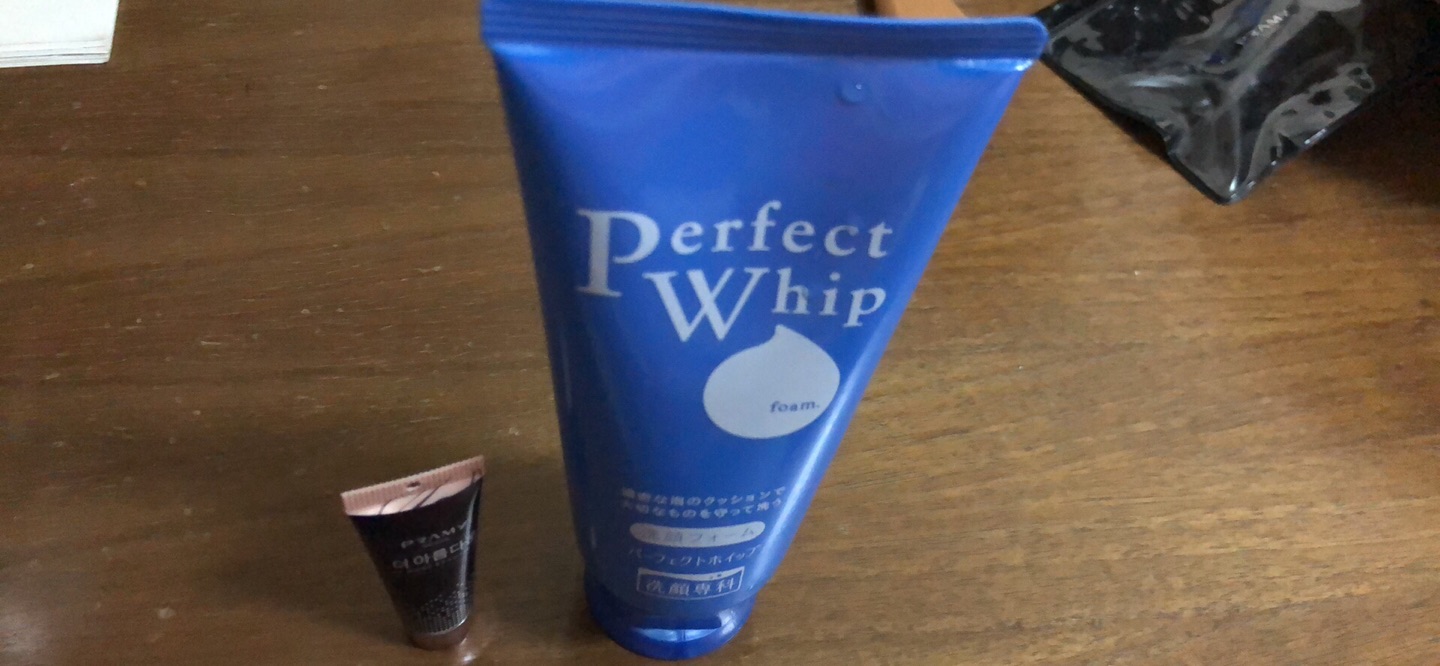 妈呀,太袖珍了,小的我都不好意思看了。可是在图片上看到的好大好大,有点欺骗性,大家买的时候一定要擦亮眼睛