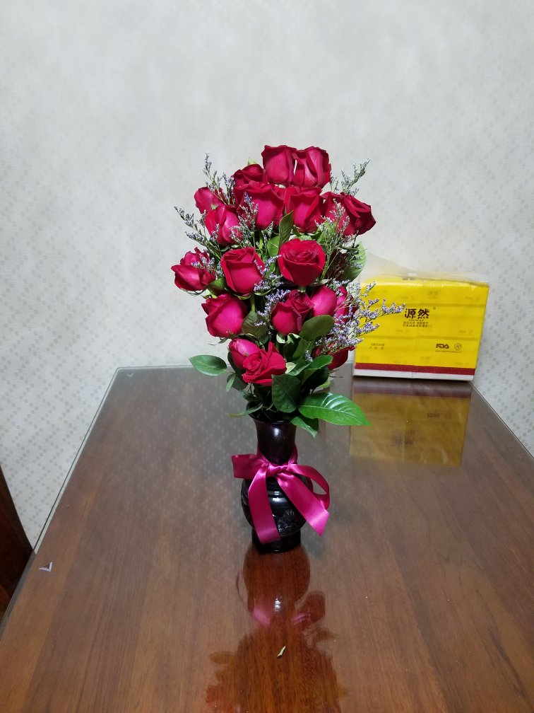 挺好,花挺好看的,送货的快递员也挺准时的