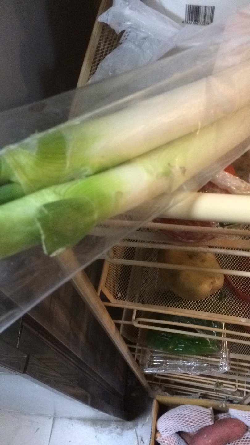 一路冷鲜送来的,送货没的说,就是葱有点老。